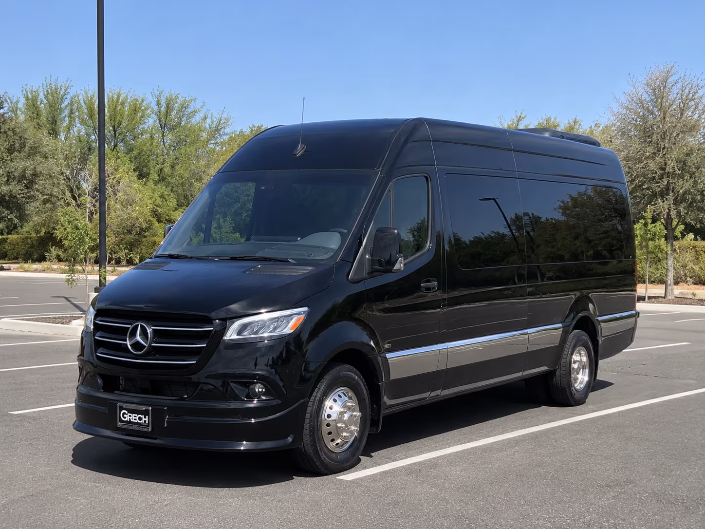 Chattanooga Airport Shuttle & Transportation party bus exterior