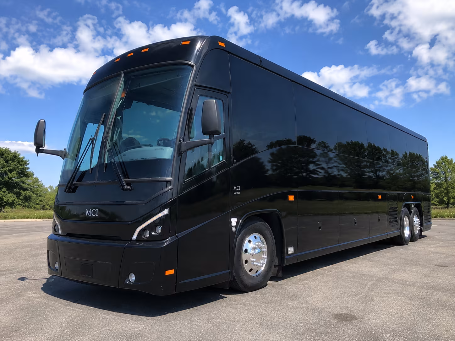 Chattanooga Airport Shuttle & Transportation party bus exterior