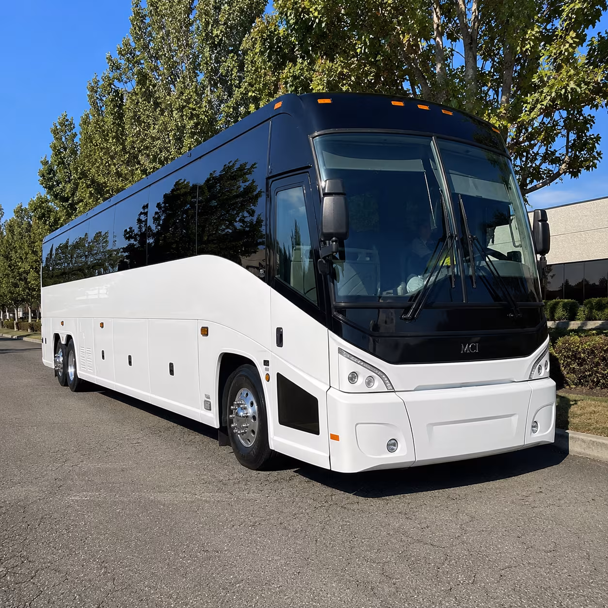 Chattanooga Airport Shuttle & Transportation party bus exterior