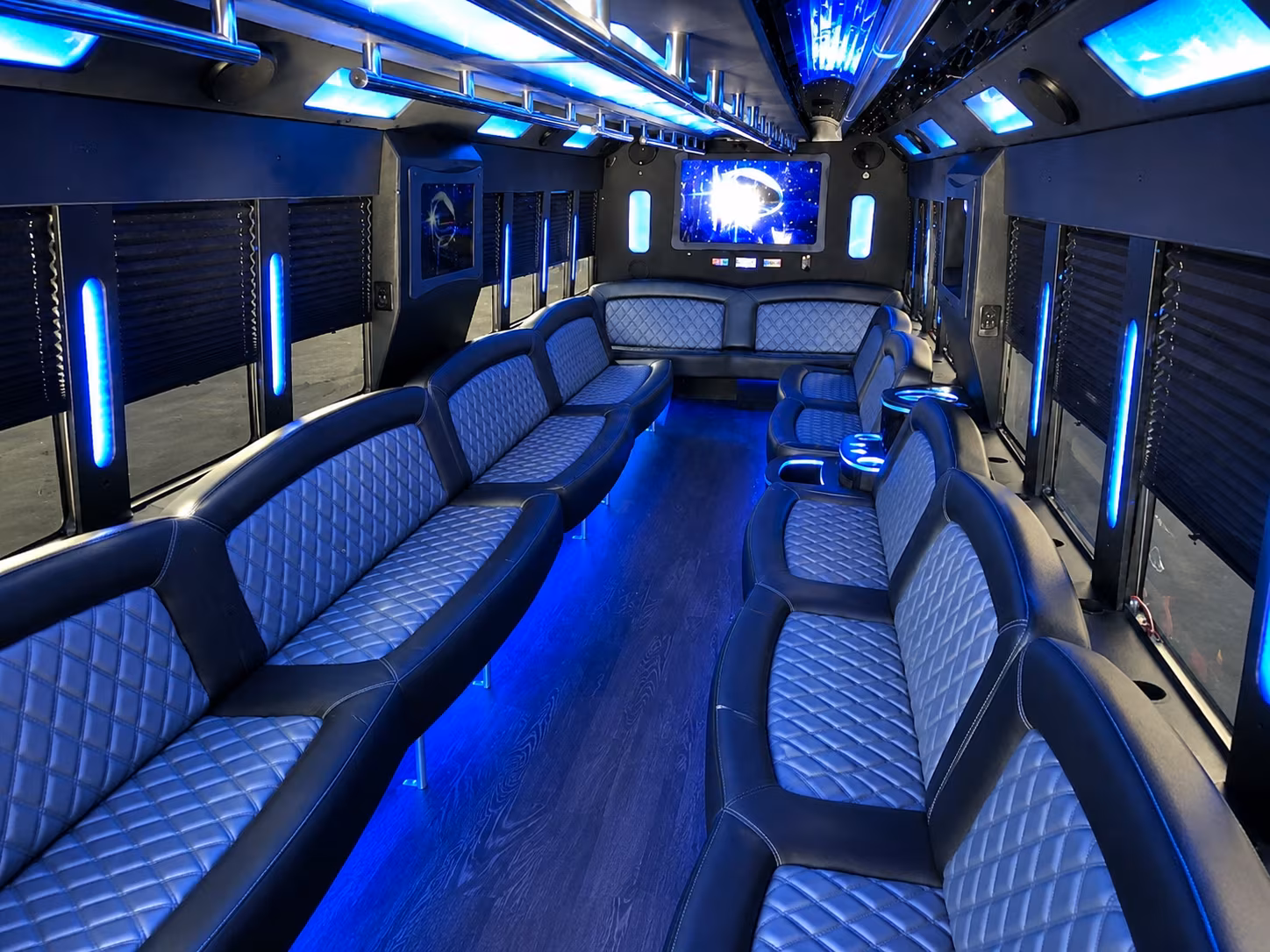 Chattanooga Birthday, Sweet 16, & Quinceañera Transportation party bus exterior