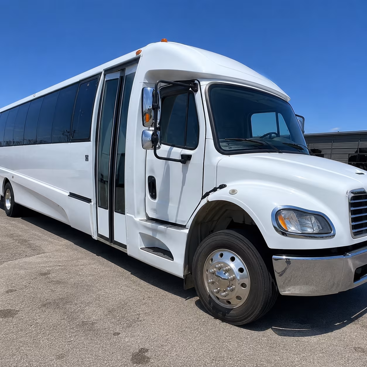 Chattanooga Corporate Transportation party bus exterior