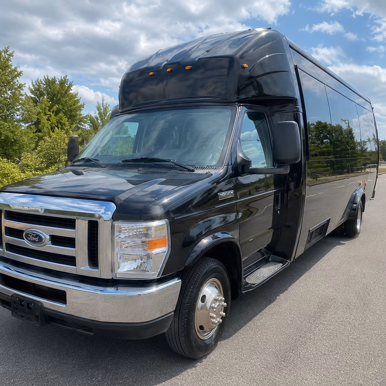 Chattanooga Wedding Transportation party bus exterior