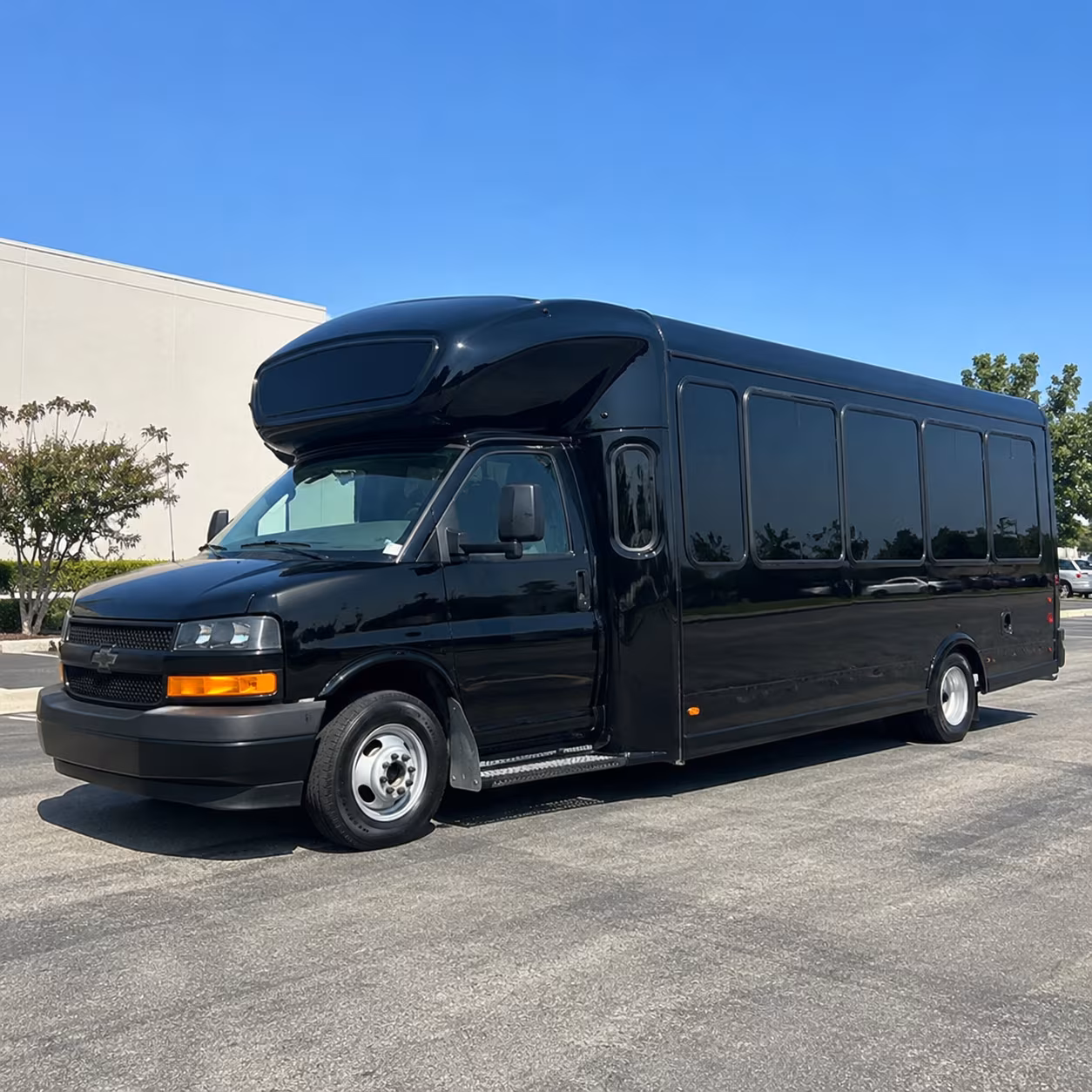 Chattanooga Winery Tour & Pub Crawl Transportation party bus exterior