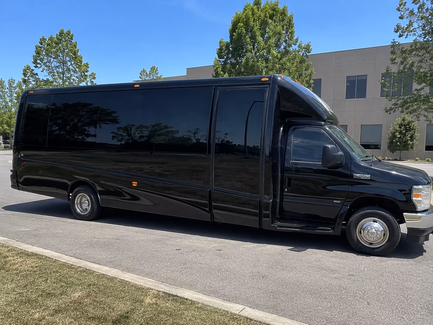 Chattanooga Winery Tour & Pub Crawl Transportation onboard seating