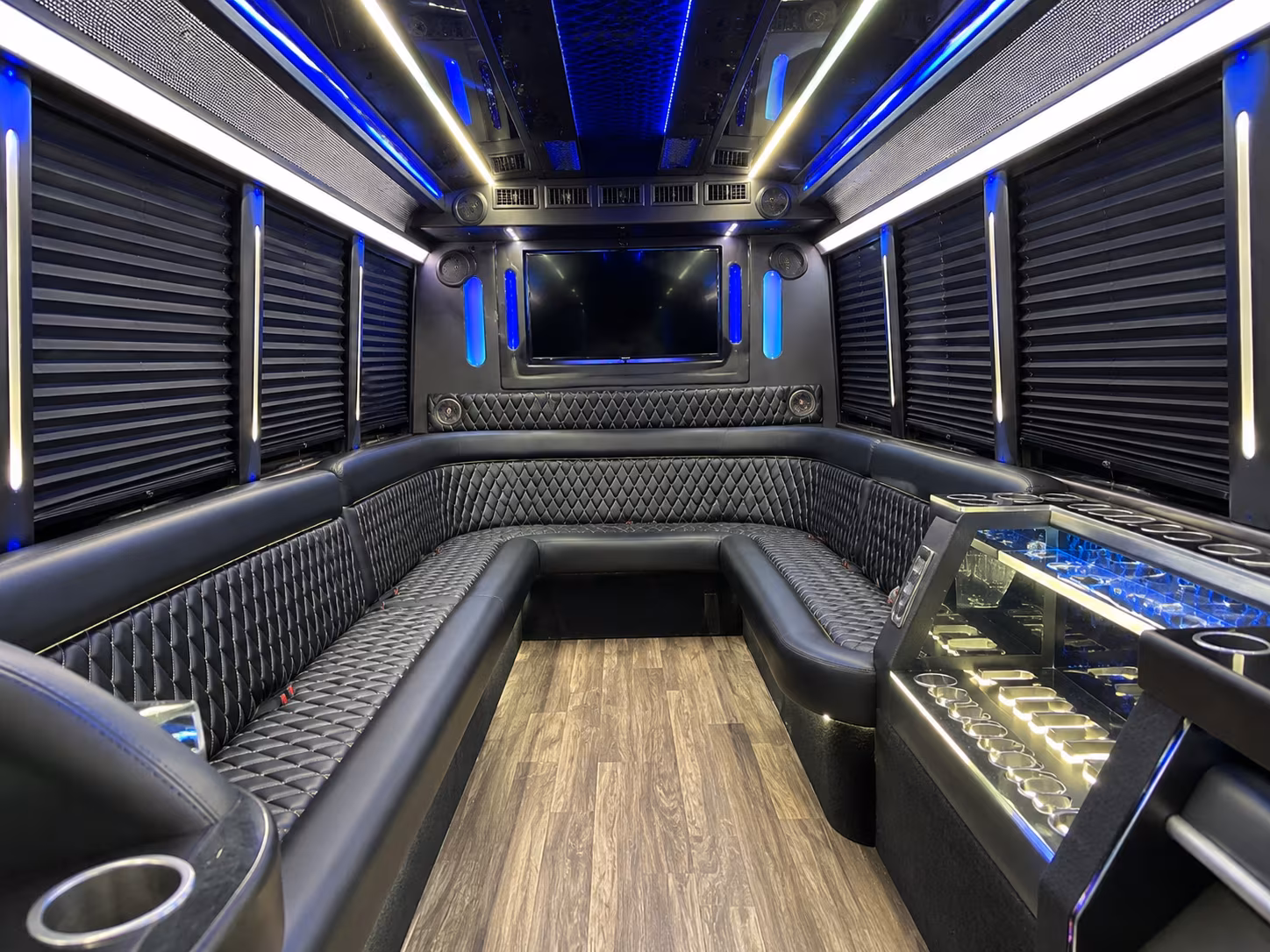 Chattanooga Winery Tour & Pub Crawl Transportation party bus exterior